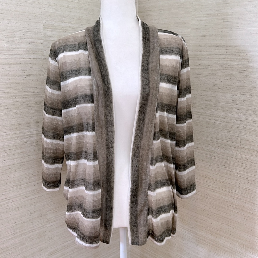 Chicos 3/4 sleeves light weight cardigan size 2  ( L 12 )